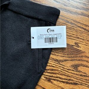 Zyia Soft n Warm Joggers NWT XS